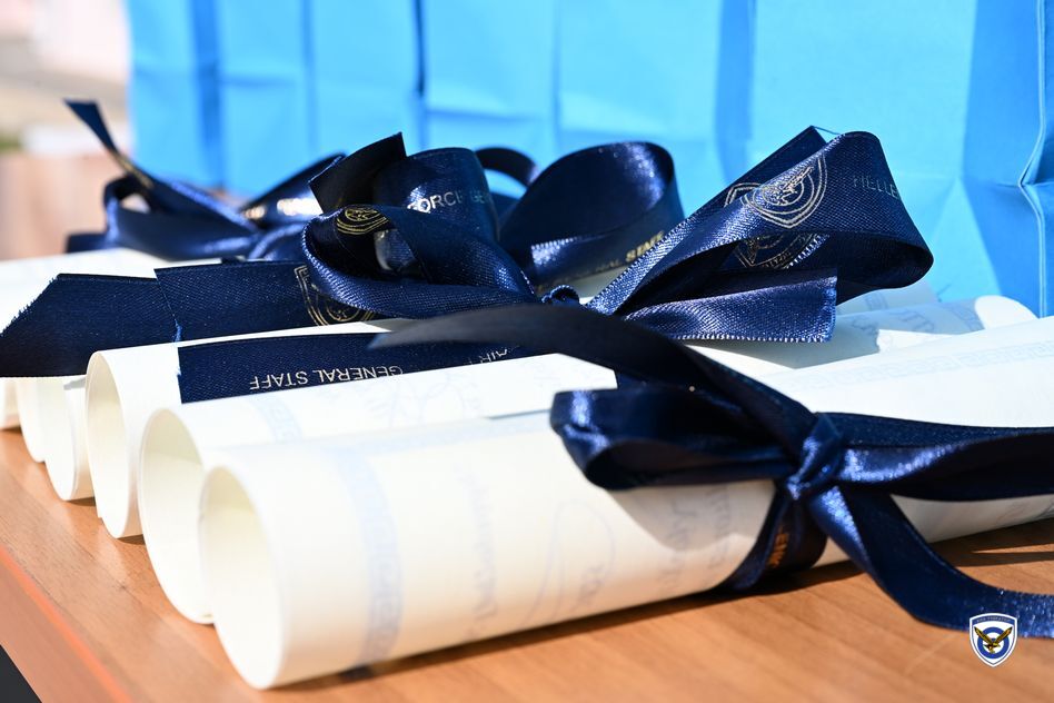 Πτήσεις μαθητών με εκπαιδευτικά αεροσκάφη της Πολεμικής Αεροπορίας