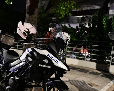 ΝΕΟΣ ΚΟΣΜΟΣ