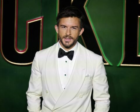 ΤΖΟΝΑΘΑΝ ΜΠΕΙΛΙ