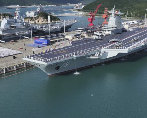 ΚΙΝΑ ΑΕΡΟΠΛΑΝΟΦΟΡΟ