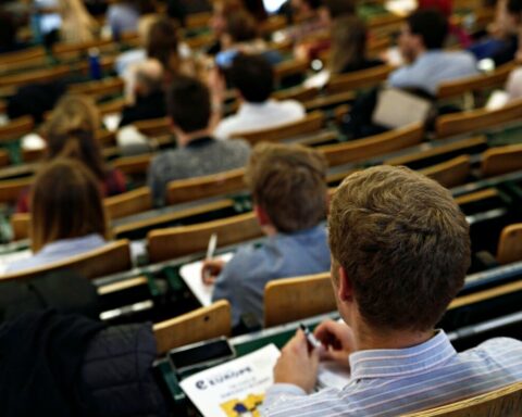 Τέλος εποχής