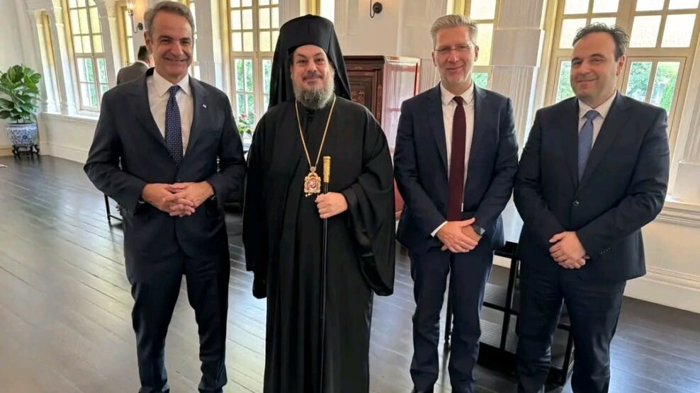 Συνάντηση του Κυριάκου Μητσοτάκη με τον Μητροπολίτη Σιγκαπούρης