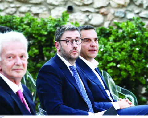 Ο Ανδρουλάκης πολιορκεί την «Ιθάκη» του Τσίπρα