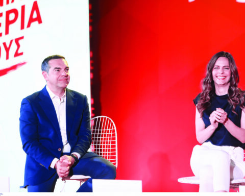 Η Αχτσιόγλου αφήνει ανοικτό παράθυρο για κοινή πορεία με Τσίπρα