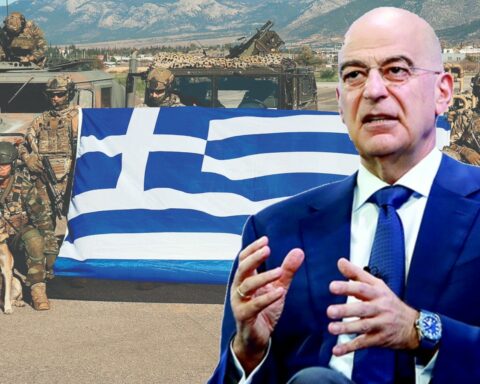 ΝΙΚΟΣ ΔΕΝΔΙΑΣ ΕΝΟΠΛΕΣ ΔΥΝΑΜΕΙΣ