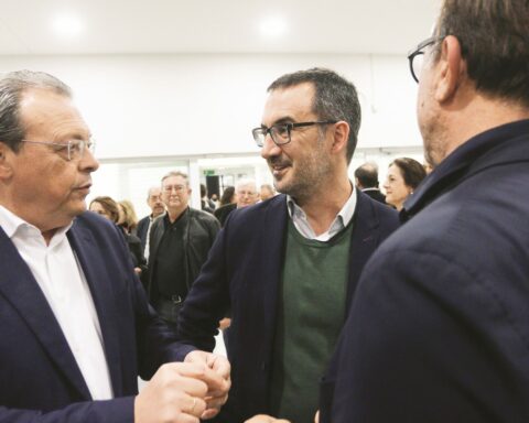 ΧΑΡΙΤΣΗΣ ΦΑΜΕΛΛΟΣ