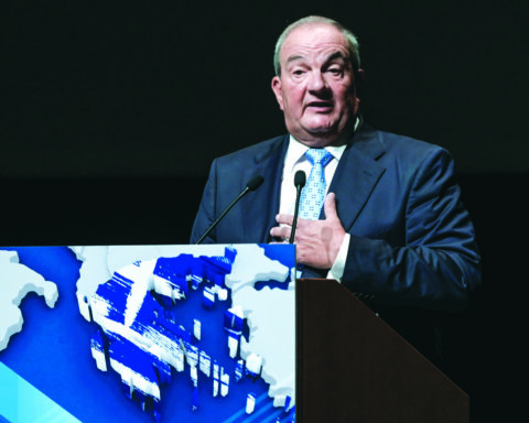 ΚΩΣΤΑΣ ΚΑΡΑΜΑΝΛΗΣ