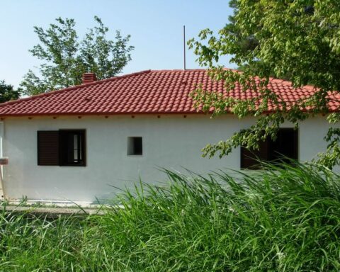 ΣΠΙΤΙ ΑΠΑΛΙΟ ΑΝΑΚΑΙΝΙΣΗ