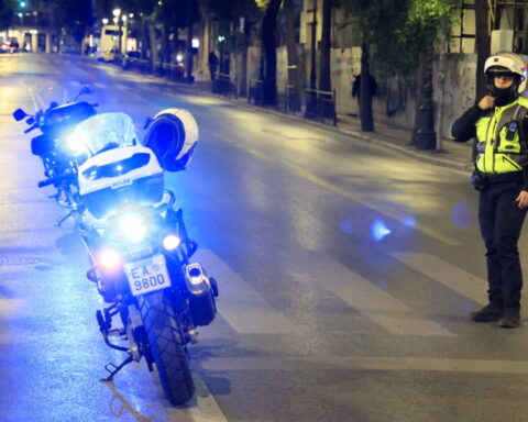 Αλκοτέστ στο κέντρο της Αθήνας “έκαψε” γνωστή τραγουδίστρια