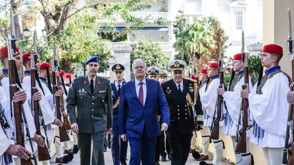 Τασούλας, Πρόεδρος Δημοκρατίας, Εύζωνες