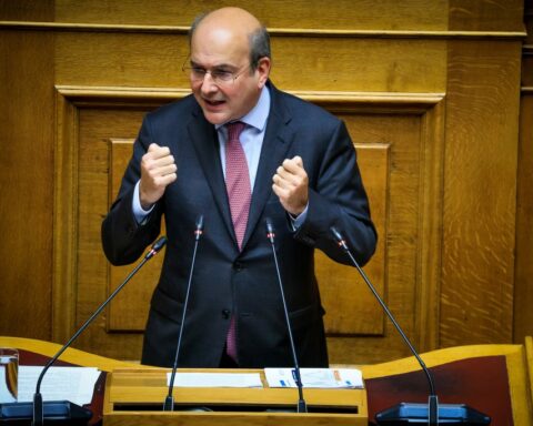 Χατζηδάκης: Πρόσθετο πακέτο 160 εκατ. ευρώ για αγρότες και κτηνοτρόφους