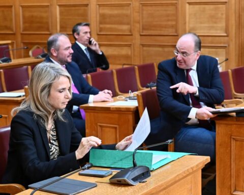 Σφοδρή αντιπαράθεση