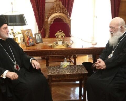 Συνάντηση Ιερώνυμου – Ελπιδοφόρου στην Αθήνα για ομογένεια και δεσμούς με την Ελλάδα