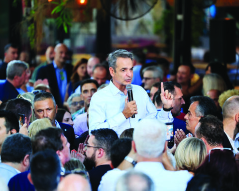 Η ΝΔ πέτυχε τη μετατόπιση της κοινωνίας προς τα δεξιά