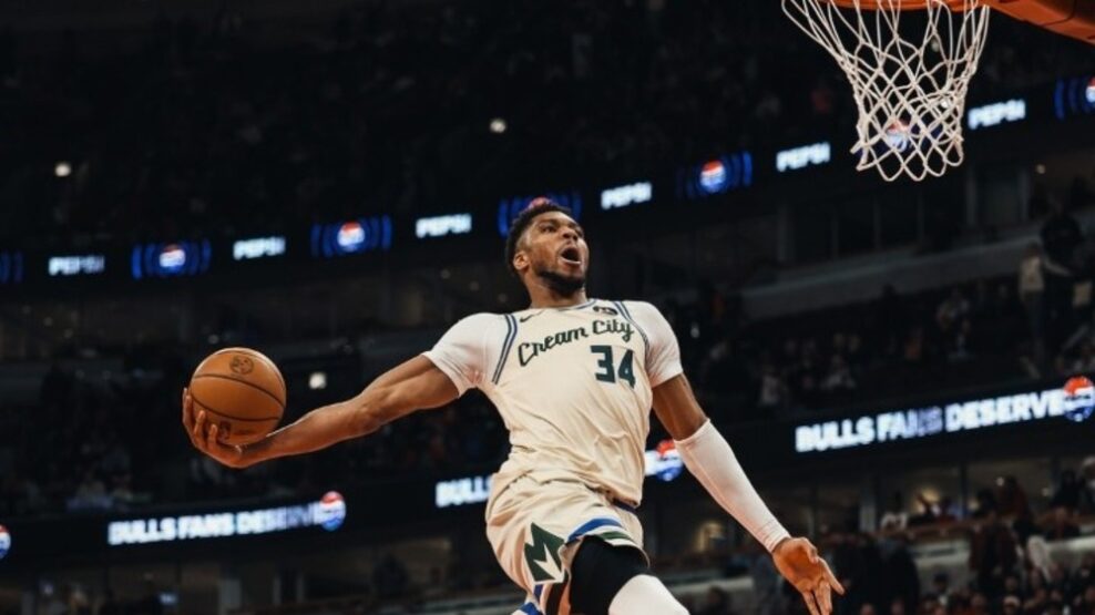 Γύρισε ο Giannis, νίκησαν οι Μπακς