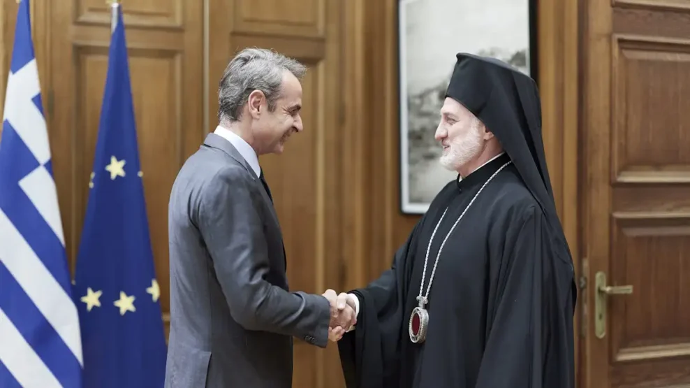 Συνάντηση Μητσοτάκη με Αρχιεπίσκοπο Αμερικής Ελπιδοφόρο στο Μαξίμου: Επιβεβαιώθηκαν οι στενοί δεσμοί των δύο πλευρών