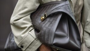 Στο στόχαστρο 13 πολυτελείς οίκοι μόδας στην Ιταλία για εκμετάλλευση κινέζων εργατών