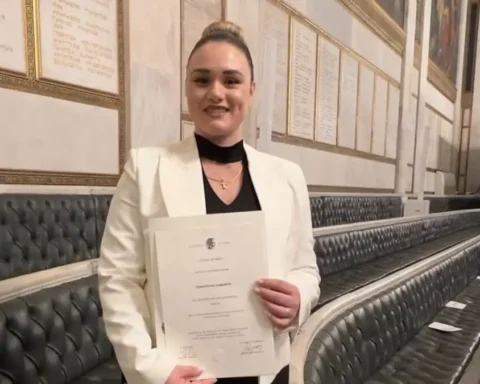 Η δασκάλα από τη Φουρνά στους κορυφαίους του πλανήτη