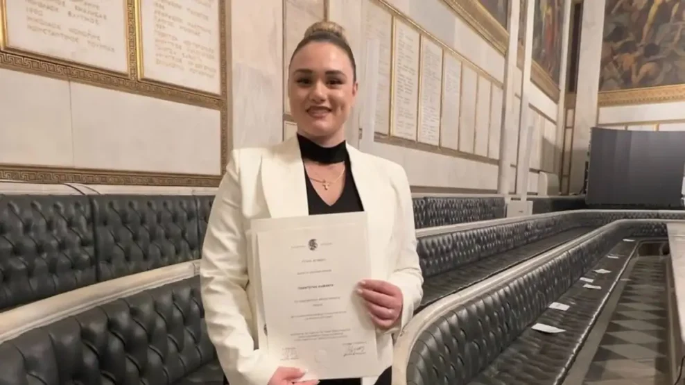 Η δασκάλα από τη Φουρνά στους κορυφαίους του πλανήτη