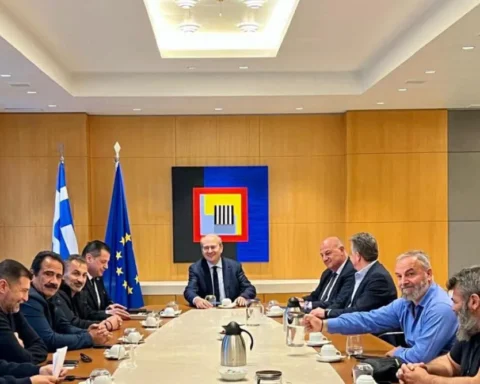 Κρίσιμη συνάντηση αγροτών