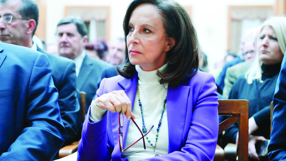 Η «κοπτοραπτική» ταίριαξε γάντι!