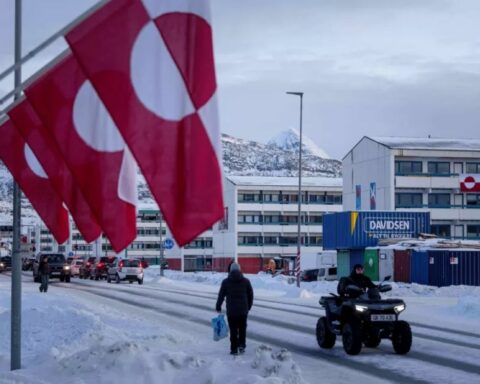 Γροιλανδία προς Τραμπ: