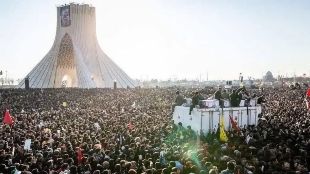 Χιλιάδες Ιρανοί στηρίζουν την κυβέρνηση