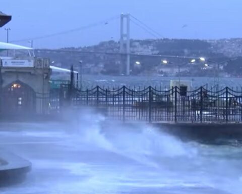 Σφοδρή κακοκαιρία στην Κωνσταντινούπολη: