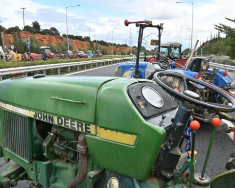 Αγροτικά μπλόκα: