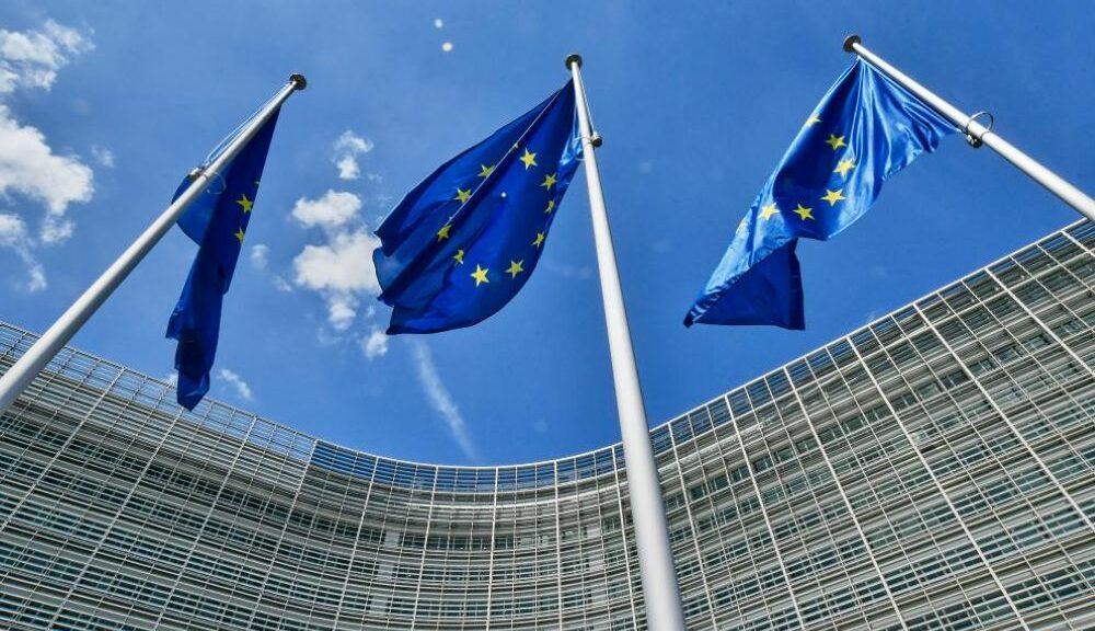 Κομισιόν: Οι χώρες της ΕΕ διαθέτουν επαρκή αποθέματα πετρελαίου και φυσικού αερίου