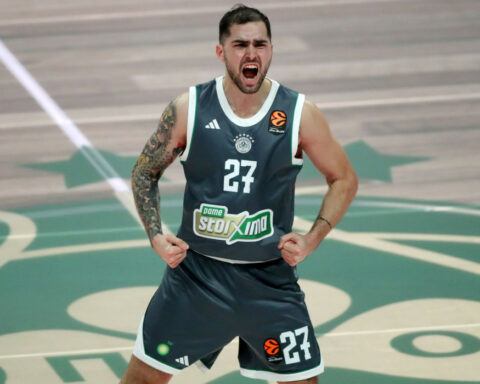 Επιστροφή στις νίκες με MVP Τολιόπουλο