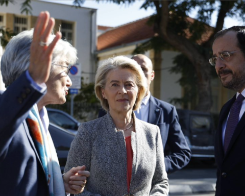 Φον ντερ Λάιεν: Προτεραιότητα της Ε.Ε. η δίκαιη επίλυση του Κυπριακού