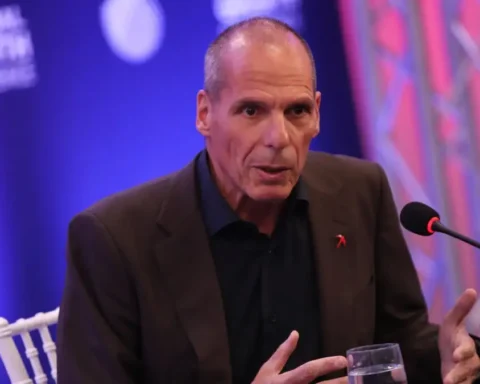 Ο Βαρουφάκης μιλά για "υποκρισία" μετά την εισαγγελική έρευνα για τις δηλώσεις του περί ναρκωτικών