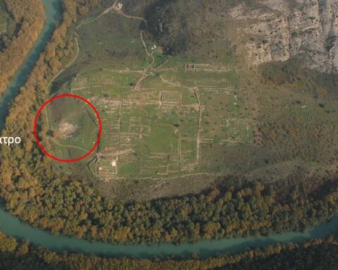 ΑΡΧΑΙΟ ΘΕΑΤΡΟ ΘΕΣΠΡΩΤΙΑ