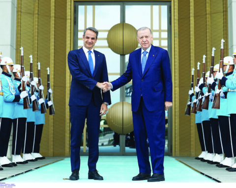 «Κόκκινες γραμμές» στην Τουρκία, επενδύσεις - ευκαιρίες σε Ινδία