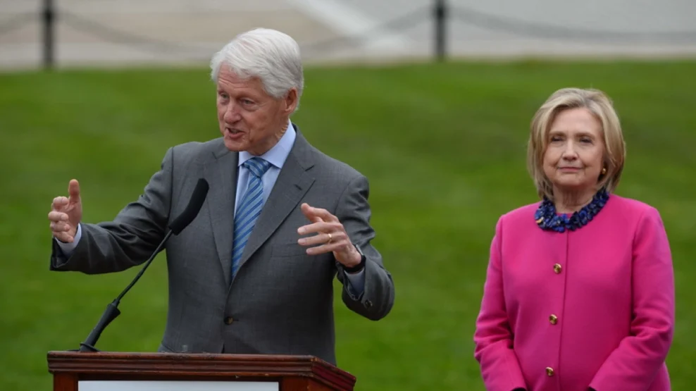 "Όχι σε δίκη-παρωδία", λένε οι Κλίντον και ζητούν δημόσια κατάθεση για την υπόθεση Επστάιν