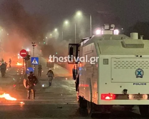 Επεισόδια στο ΑΠΘ: "Αναίτια και απρόκλητη επίθεση" λέει η ΕΛΑΣ – Κοντάρια και μολότοφ εντοπίστηκαν εντός της Πολυτεχνικής Σχολής