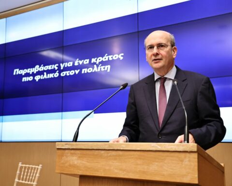 Κυβέρνηση κατά γραφειοκρατίας: