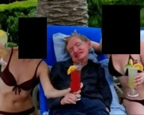 Ο Στίβεν Χόκινγκ ανάμεσα στα έγγραφα της υπόθεσης Έπσταϊν