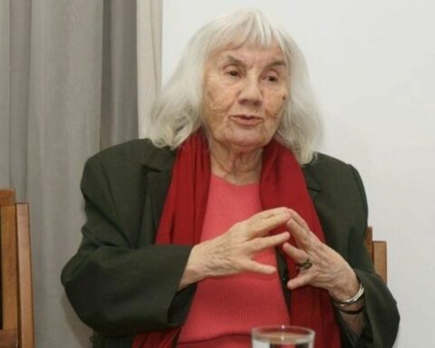 Πέθανε η συγγραφέας Ιωάννα Καρατζαφέρη