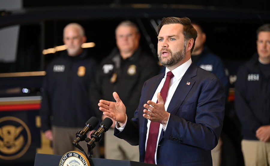 Ο Λευκός Οίκος διέγραψε ανάρτηση του αντιπροέδρου Βανς