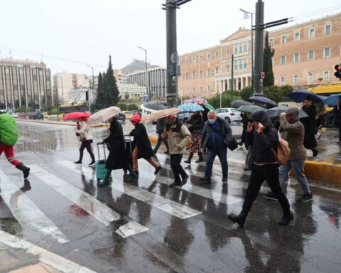 Kαιρός: Ραγδαίες καταιγίδες απόψε στην Αττική