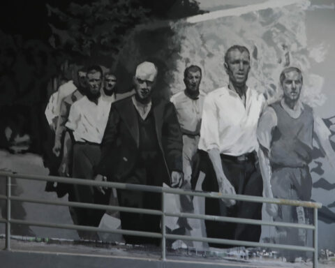 Τοιχογραφία αφιερωμένη στους 200 της Καισαριανής