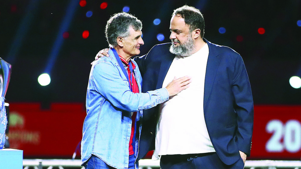 Κλειστά αυτιά και πίστη στο όραμα