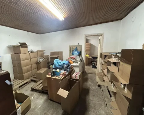 Χτύπημα της ΕΛ.ΑΣ. σε κύκλωμα λαθραίων τσιγάρων - 25 συλλήψεις σε Αττική και Βοιωτία