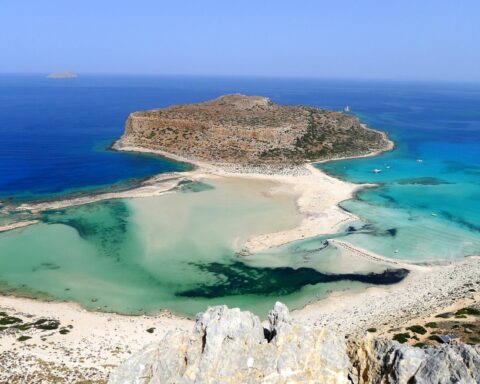 TripAdvisor: Η ελληνική παραλία που κατέκτησε τη 2η καλύτερη θέση παγκοσμίως