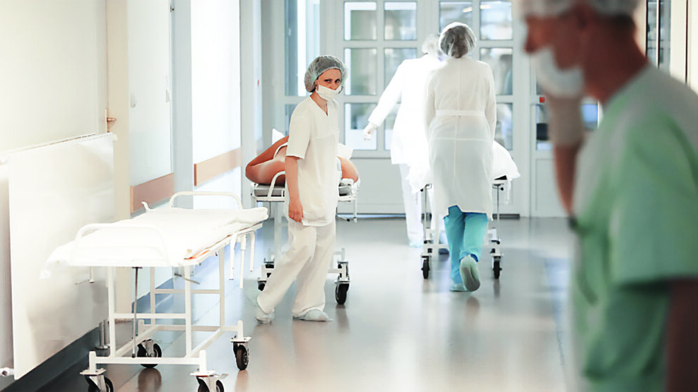 Η γρίπη διπλασίασε τους ασθενείς στα Επείγοντα