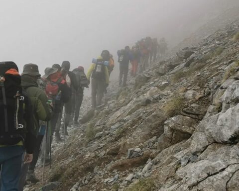 Επιχείρηση εντοπισμού δύο ορειβατών στον Παρνασσό