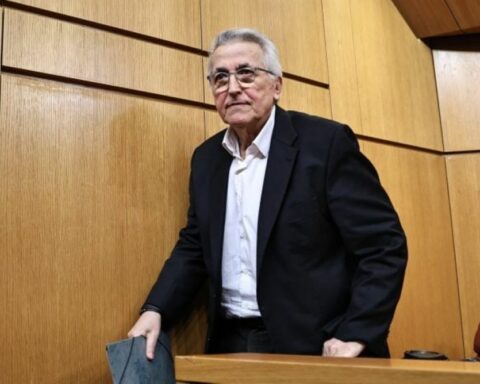 Απάντηση Παναγόπουλου