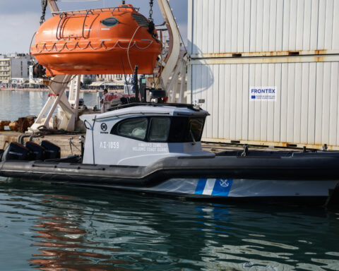 Συλλαμβάνεται ο Μαροκινός από το ναυάγιο της Χίου